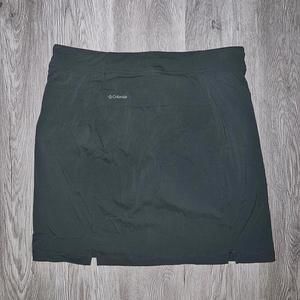 Columbia Skort 6/38 Womens Gray Omni-Shield Hiking Outdoor Athletic Above Knee